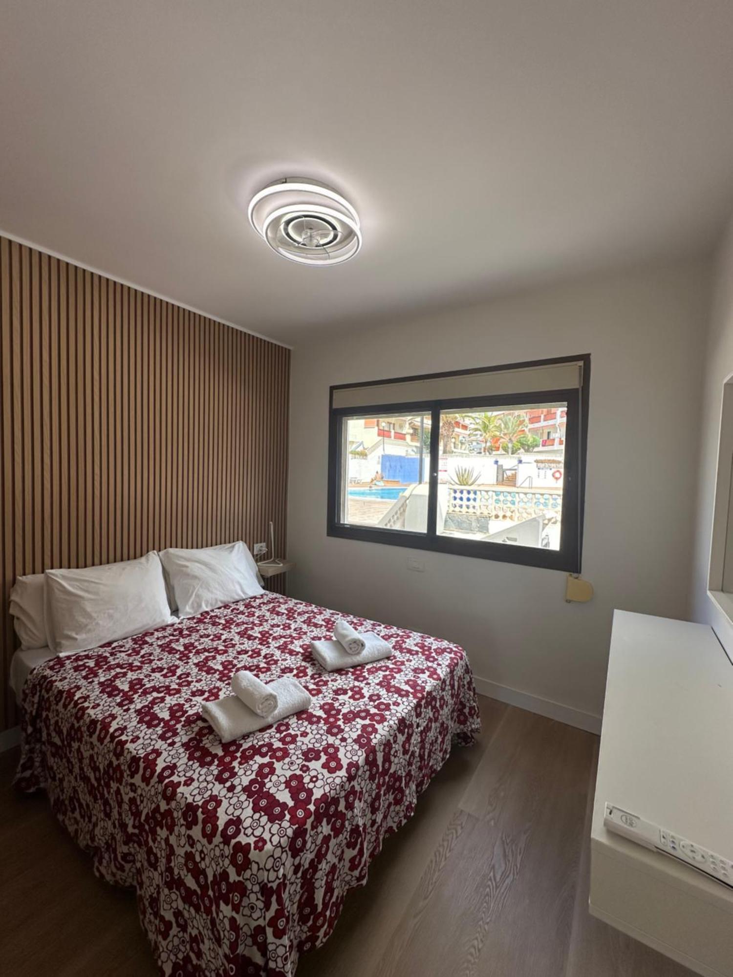 Appartement En Playa Vistas. Veramar. Free Parking, Pool! Los Cristianos (Tenerife)