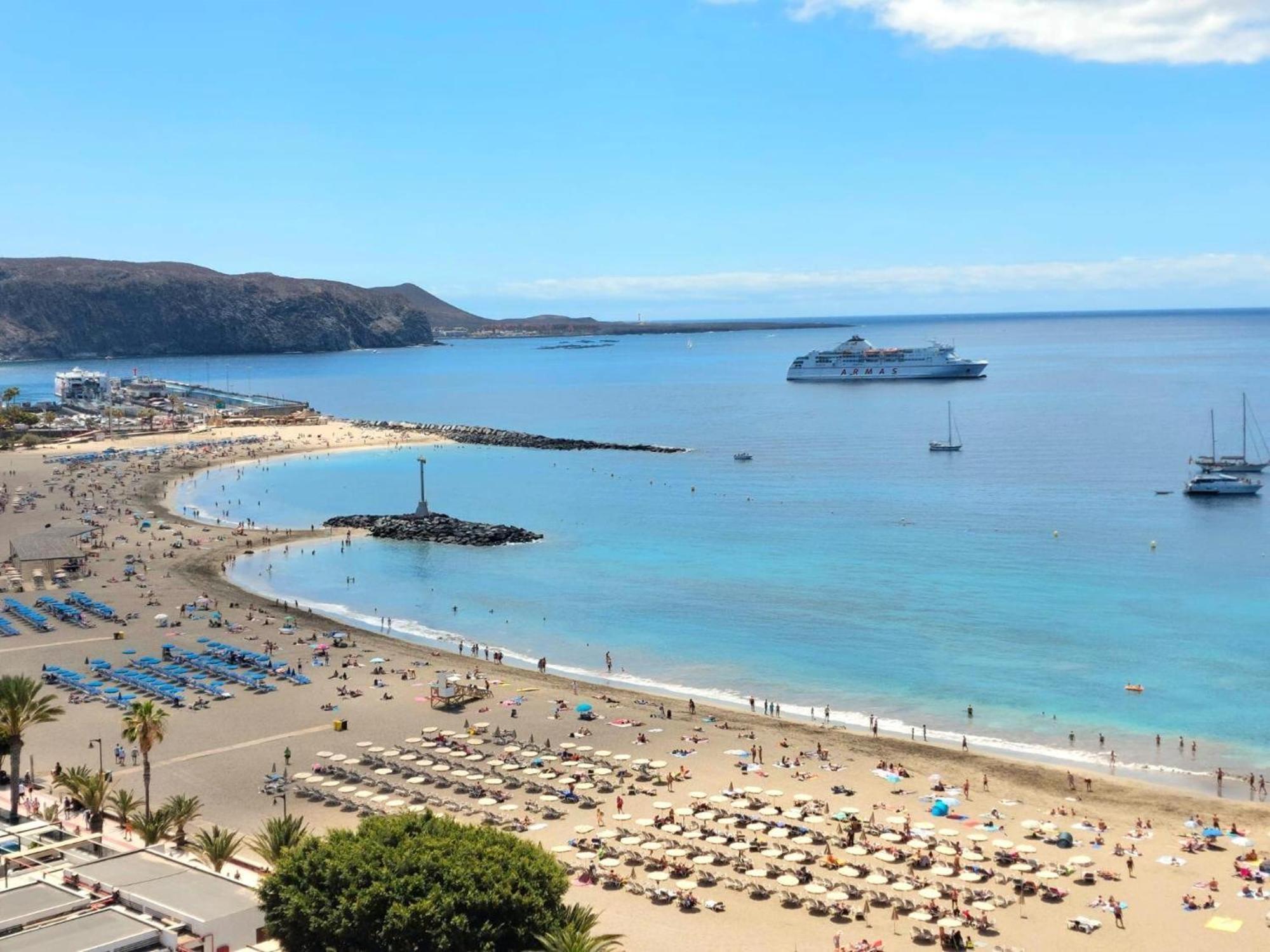 Few Steps From The In Cristianos Hostel
