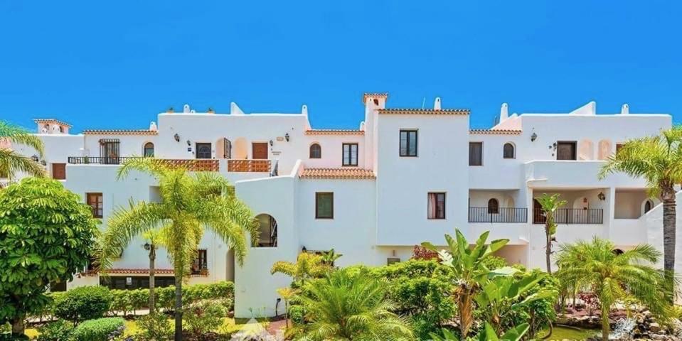 Beautiful 4 Bedroom House With Phenomenal Golf And Mountain Views Aparthotel *