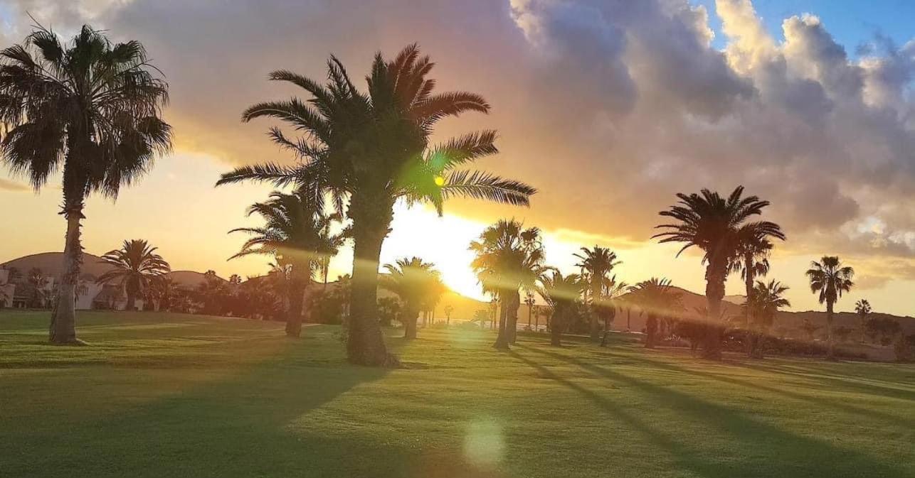 Beautiful 4 Bedroom House With Phenomenal Golf And Mountain Views Aparthotel *
