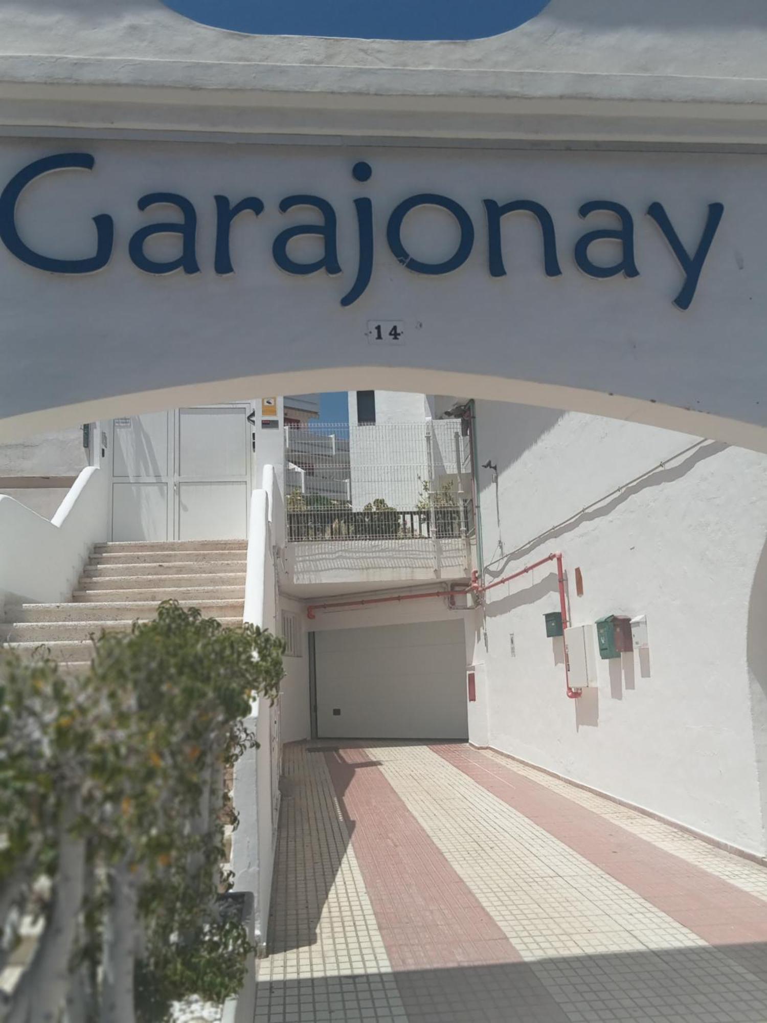 Penthouse Sea View Jacuzzy Terrace & Pool Apartment *