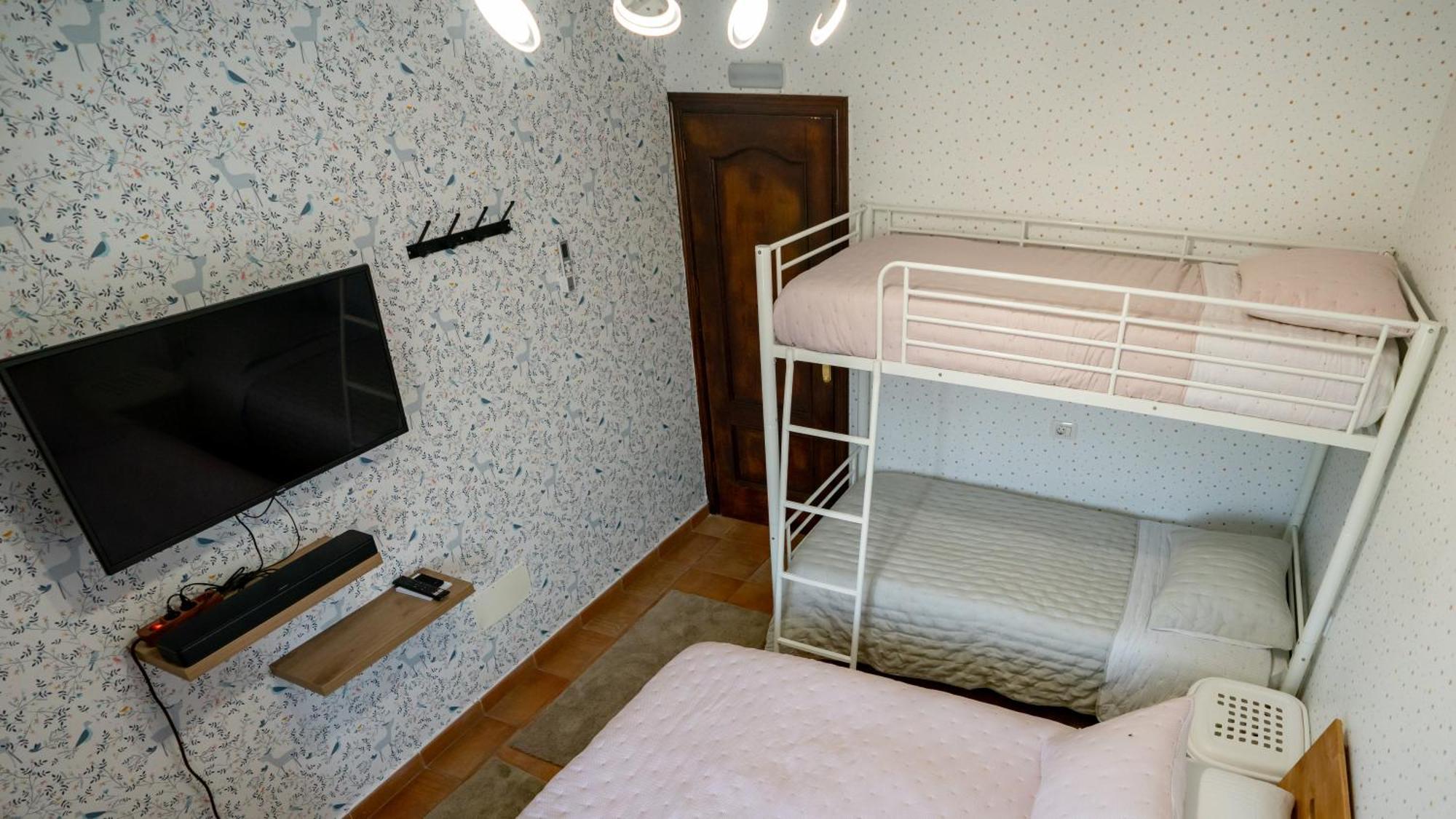 Casa Julio - Complete Coastal Retreat - Entire - 3 Min Walk From The Ocean - Shared Entrance With Host Alcala (Tenerife)