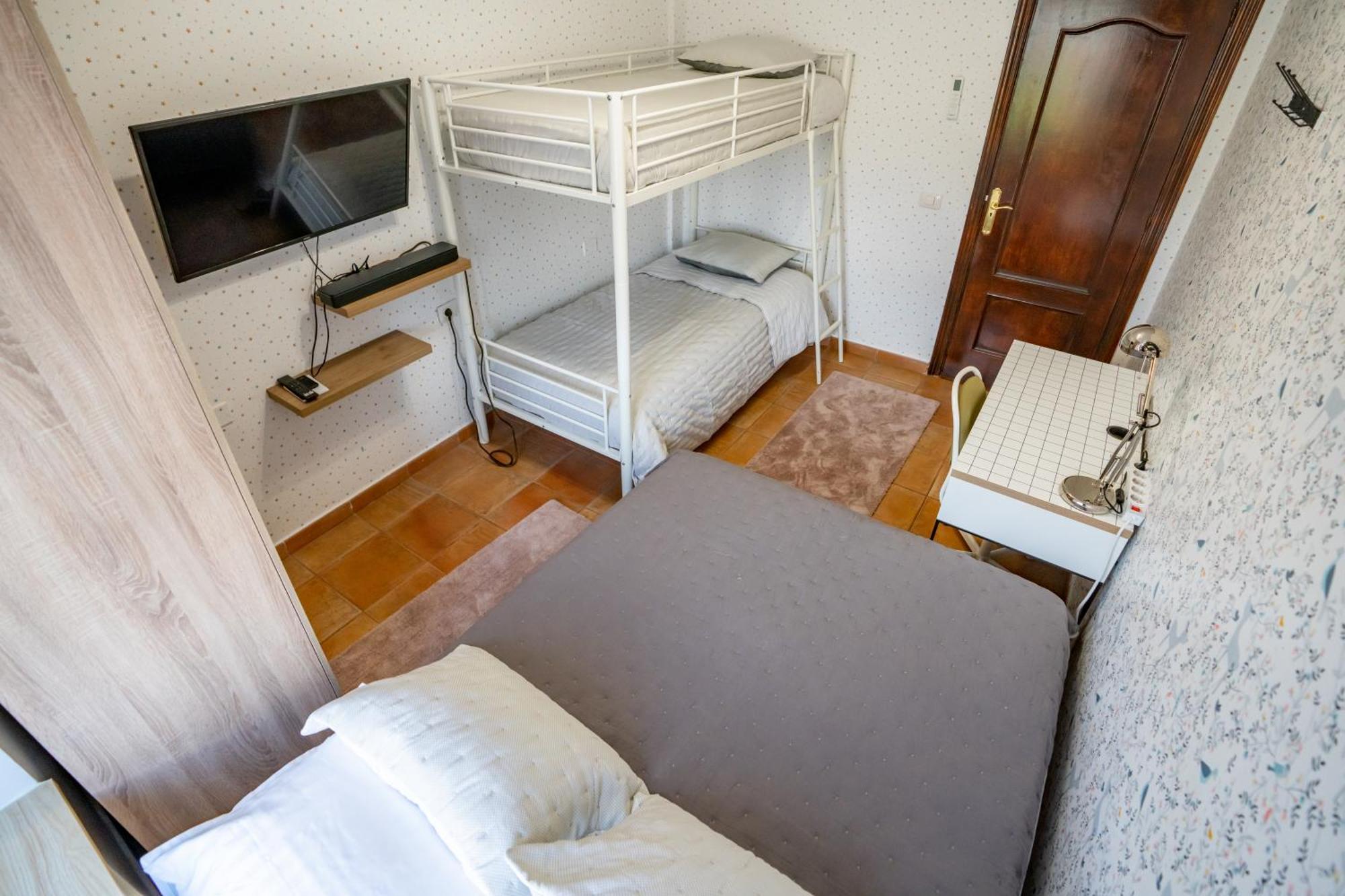 Guest house Casa Julio - Complete Coastal Retreat - Entire - 3 Min Walk From The Ocean - Shared Entrance With Host *