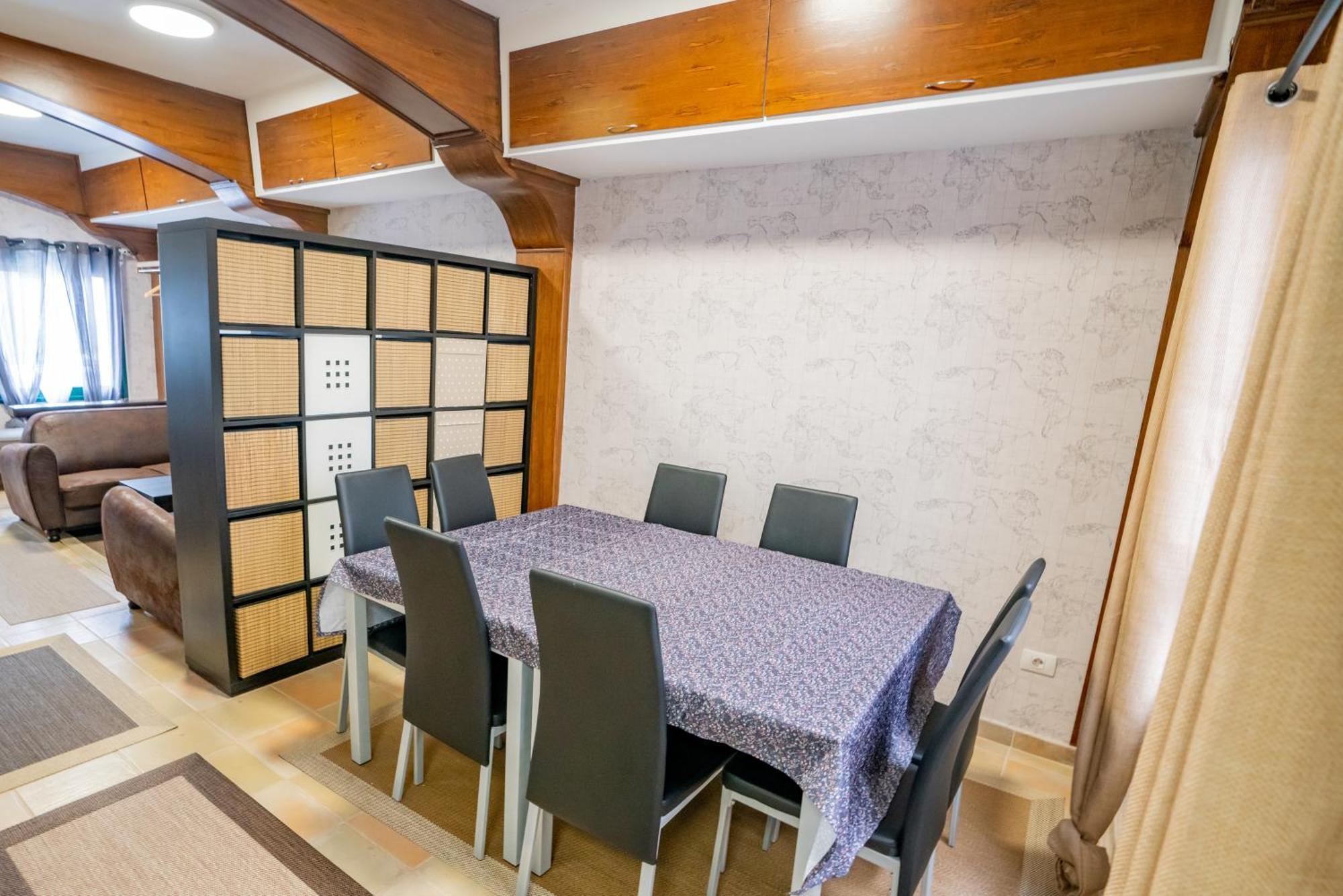 Guest house Casa Julio - Complete Coastal Retreat - Entire - 3 Min Walk From The Ocean - Shared Entrance With Host *