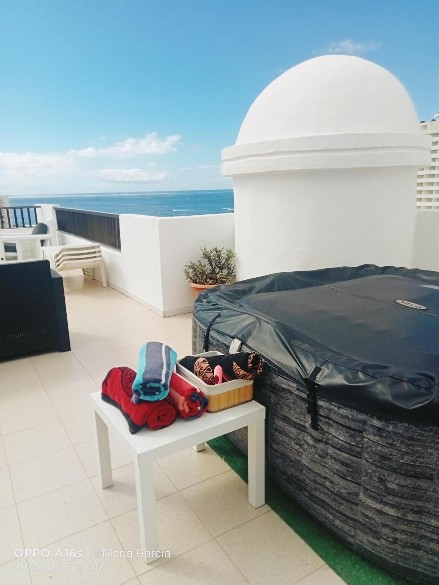 Penthouse Sea View Jacuzzy Terrace & Pool Apartment *