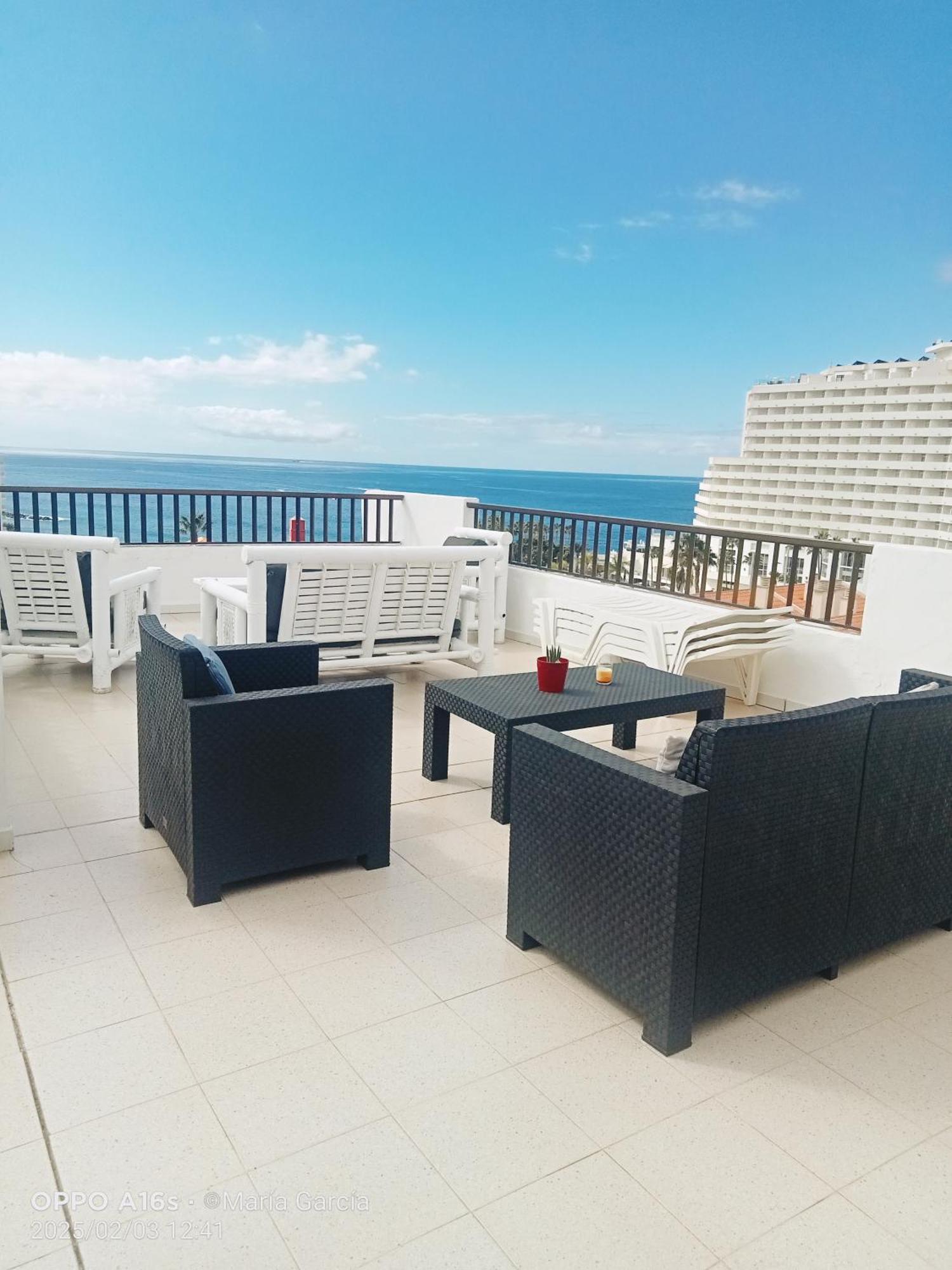 Penthouse Sea View Jacuzzy Terrace & Pool Apartment