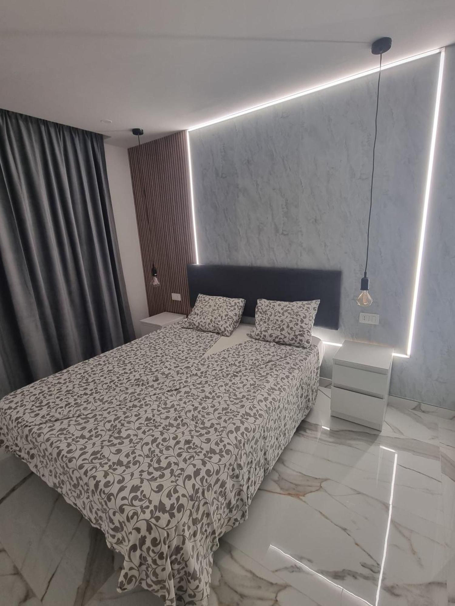 Apartment Casa Palmera 2 Only 150 Meters To The Beach, Heated Pool, Wifi, Sat-Tv, Terrace, Central Location, Washing Machine *