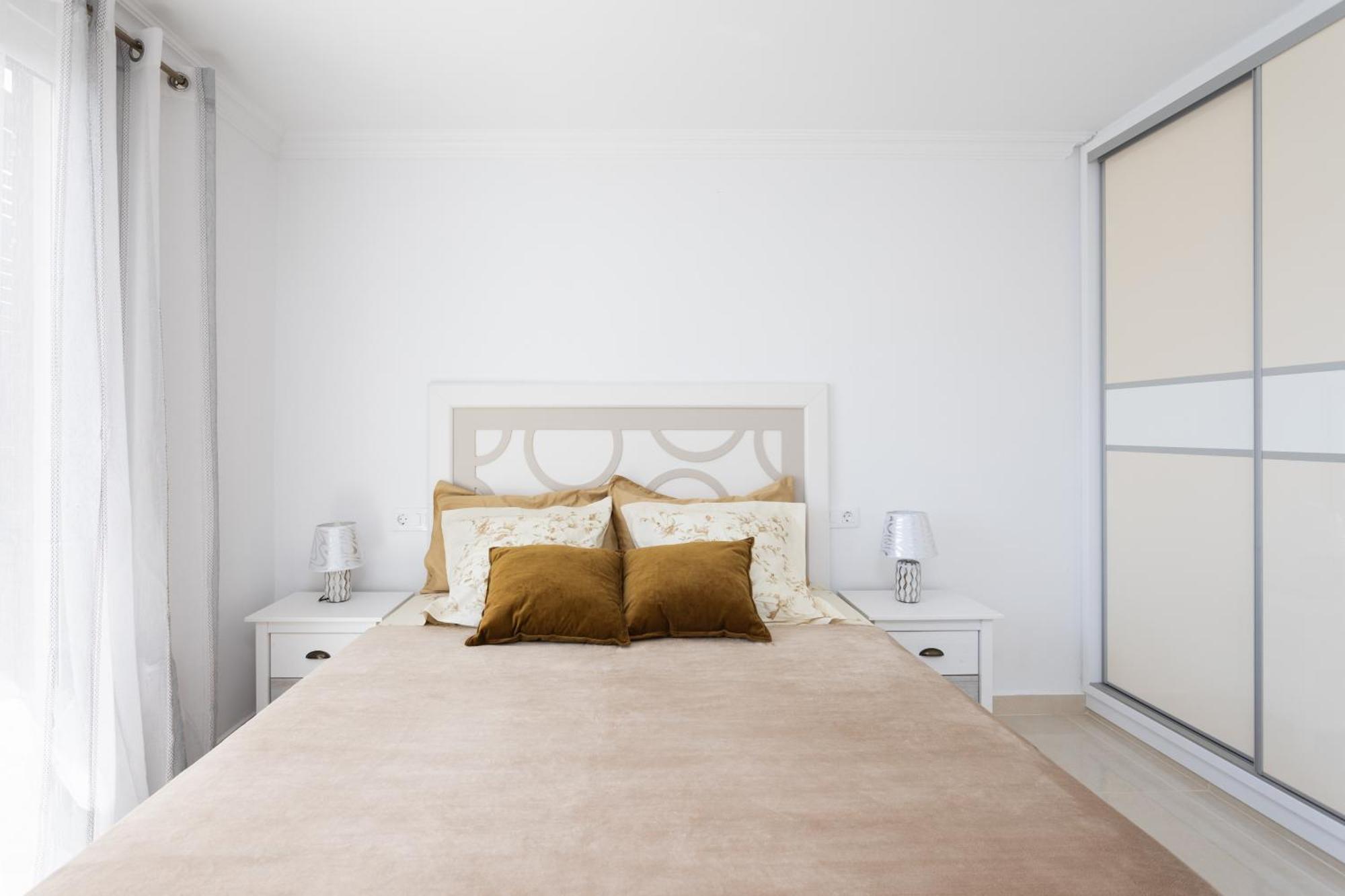 Classbnb - Two 250m From Americas
