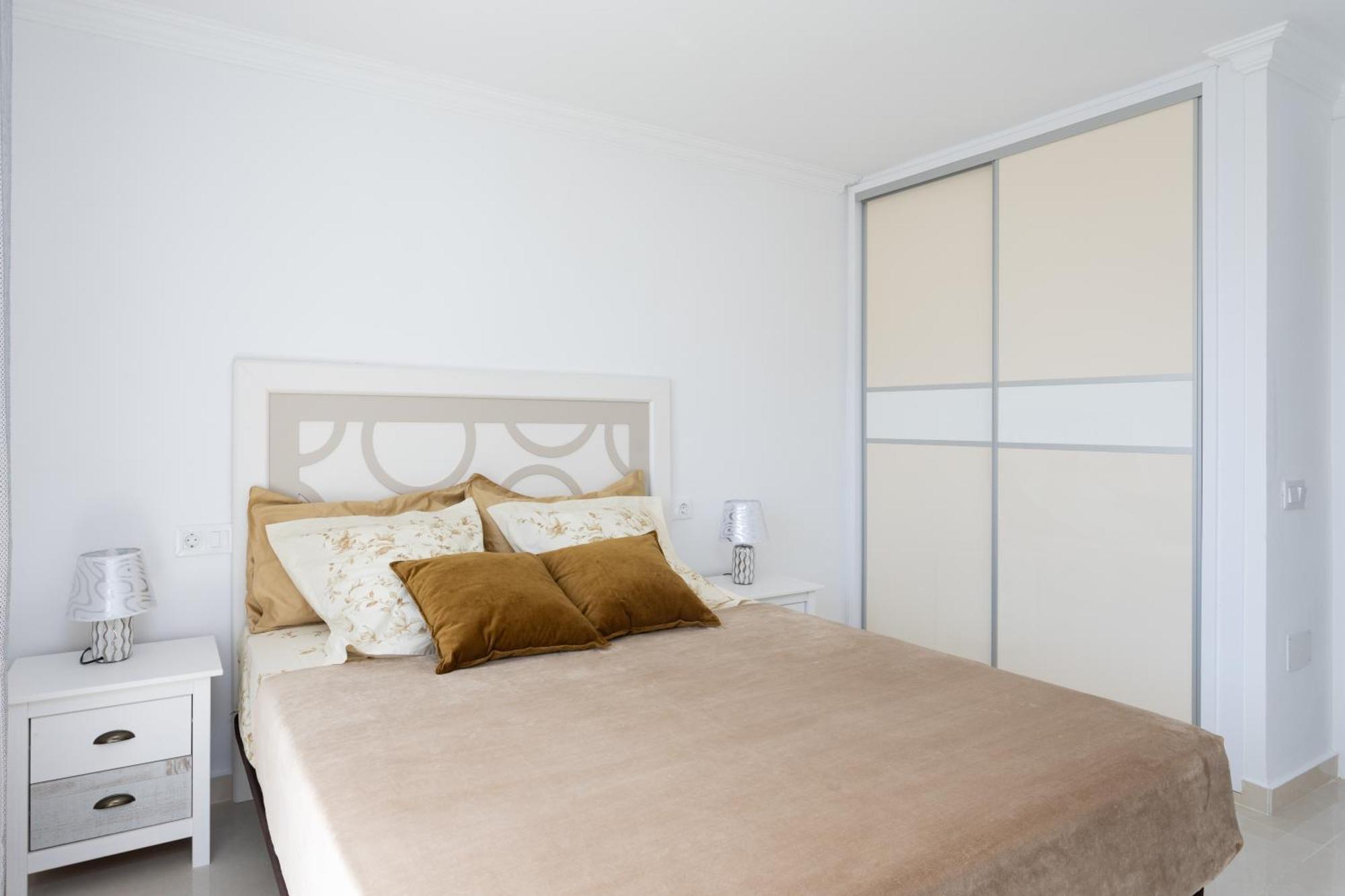 Classbnb - Two 250m From Americas