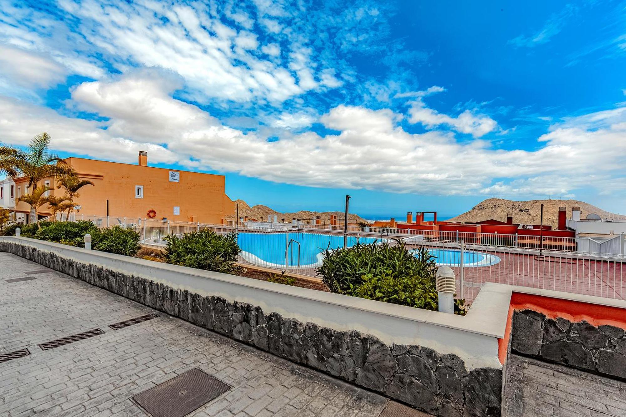 Great View Over The Ocean In Blanca With Wifi And Pool