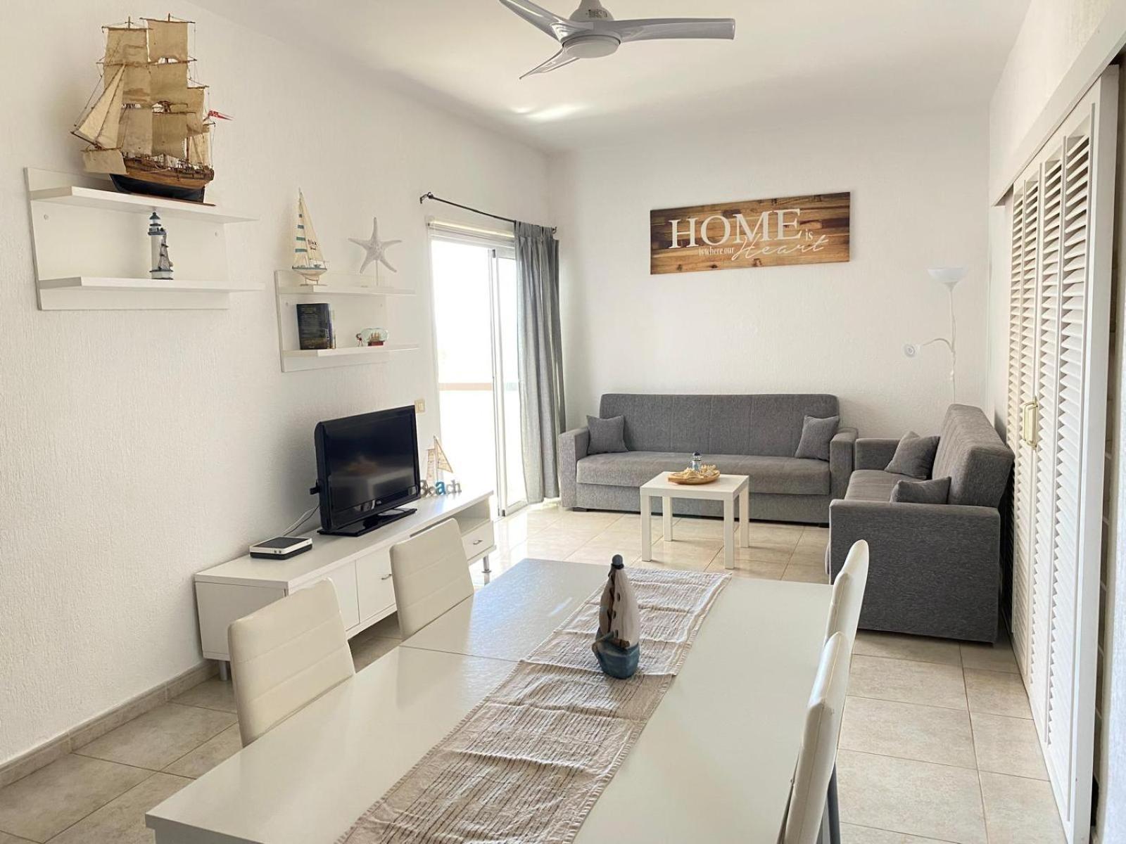 Playa Chica / Playa Gaviotas Apartment *