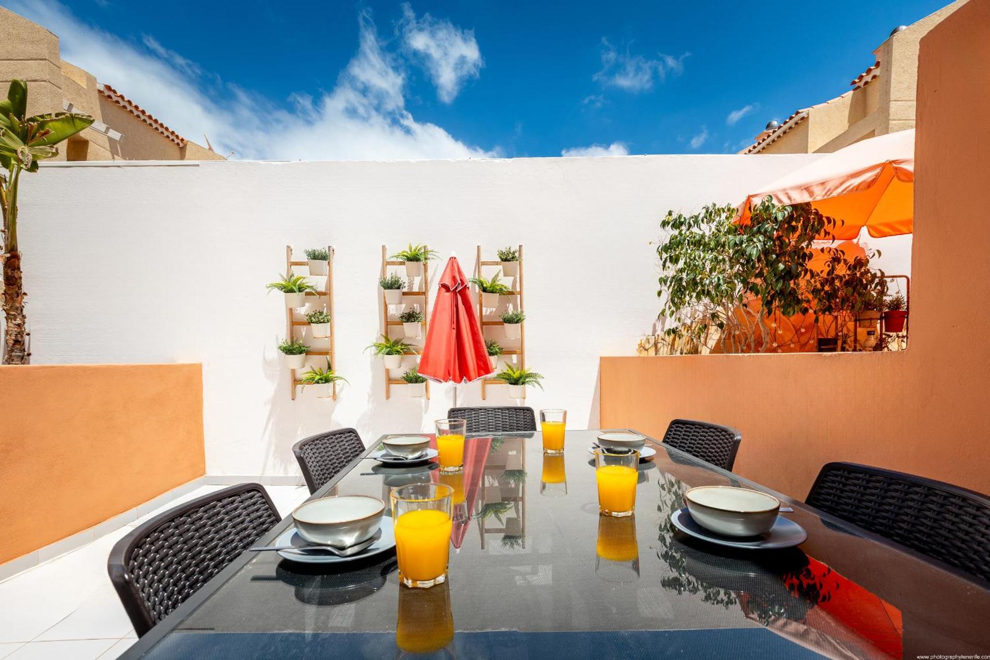 Beachfront Bliss - Tenerife Royal Gardens Appartement