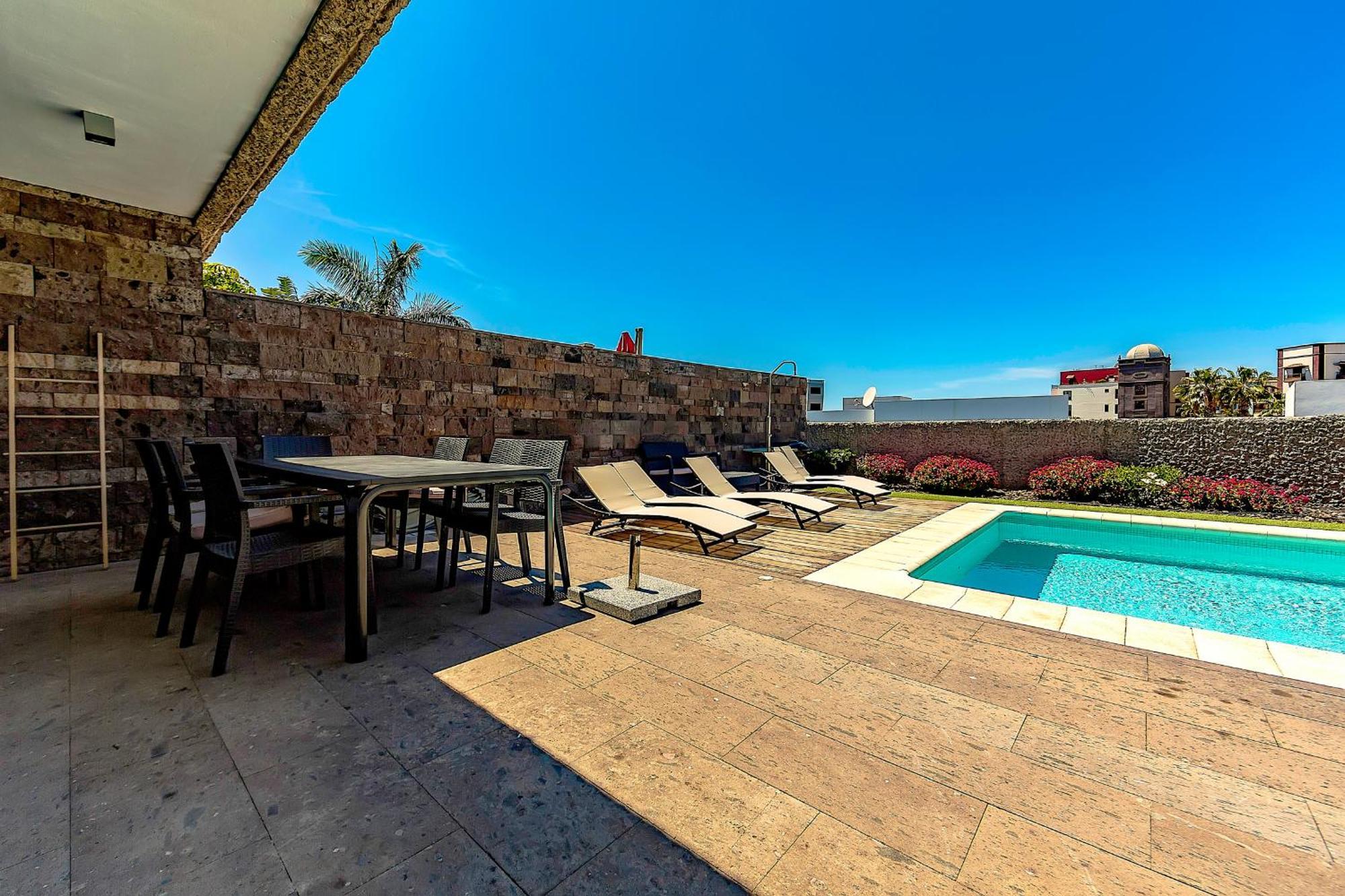 Luxury In Habitats Del Duque Villa