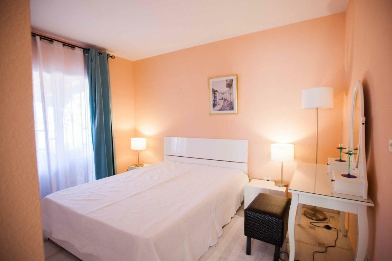 Duarte Villa *