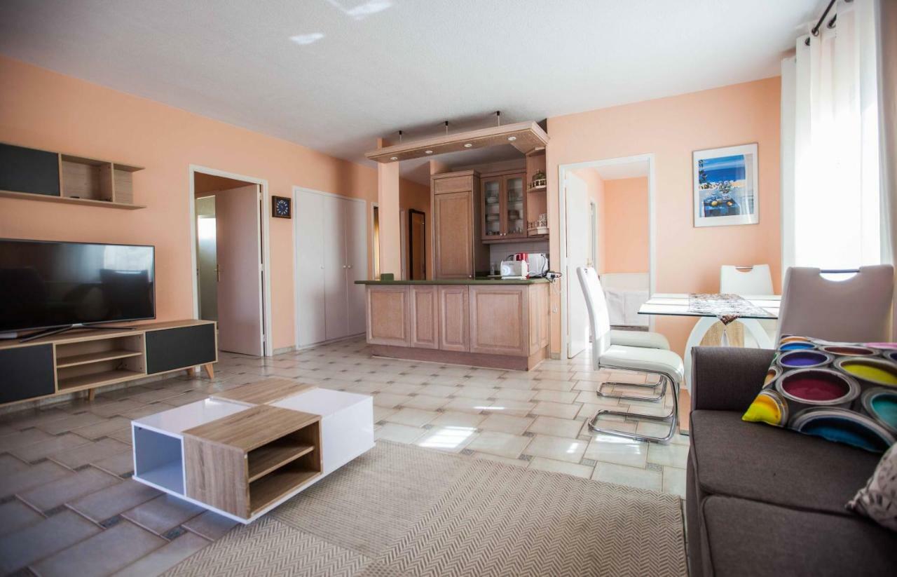 Duarte Villa *