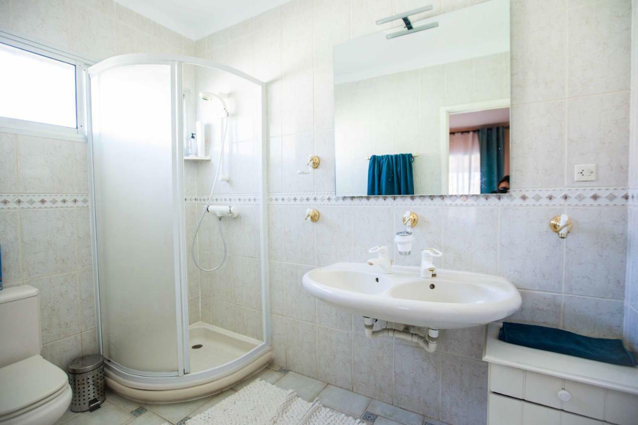 Duarte Villa *