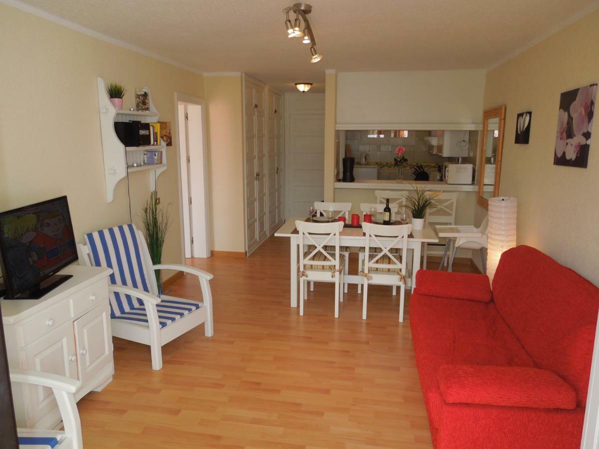 Vistasol, Beach Front With Heated Pool In Parque Santiago 2, Wifi Apartment Playa de las Americas (Tenerife)