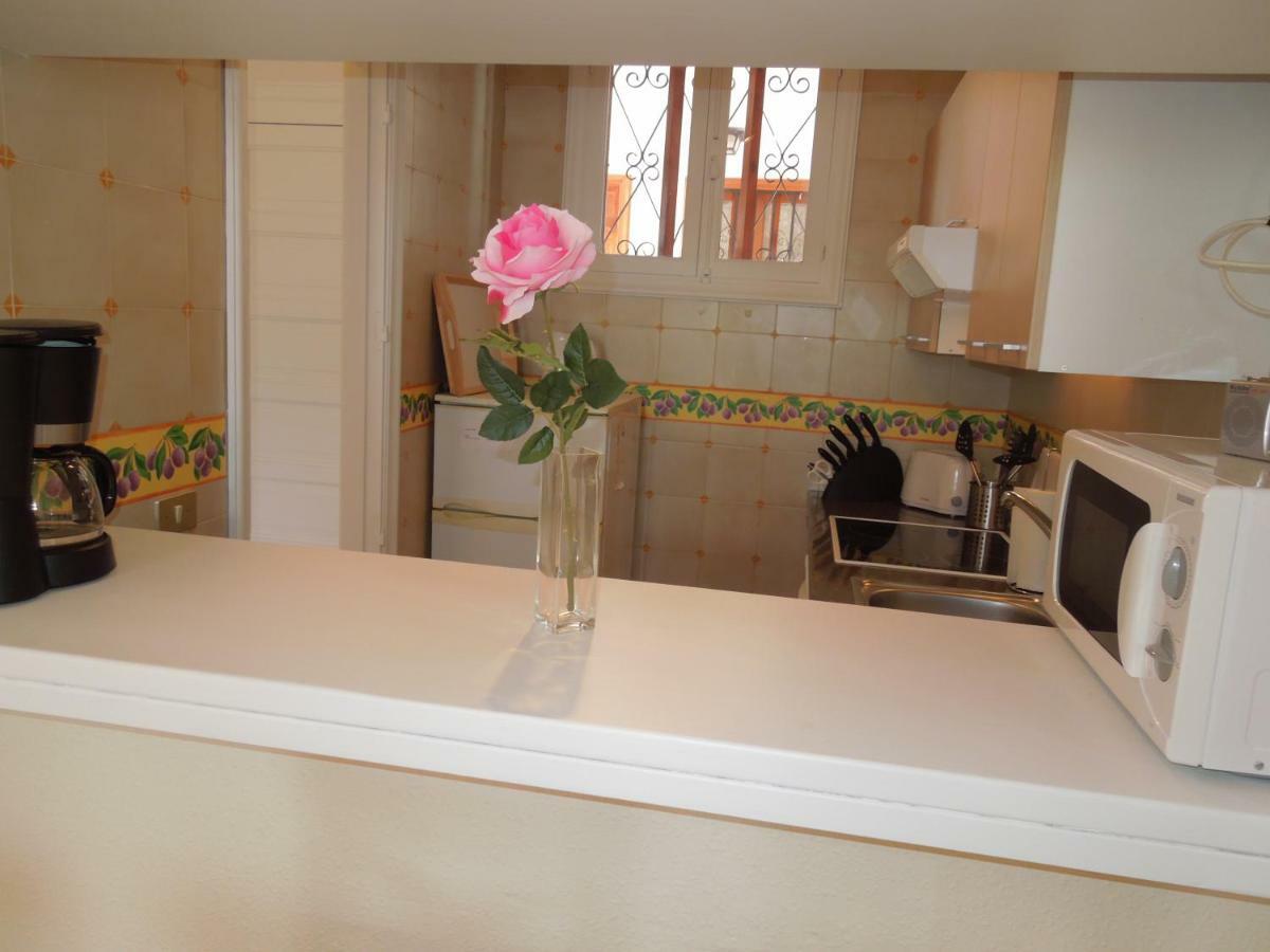Vistasol, Beach Front With Heated Pool In Parque Santiago 2, Wifi Apartment Playa de las Americas (Tenerife)