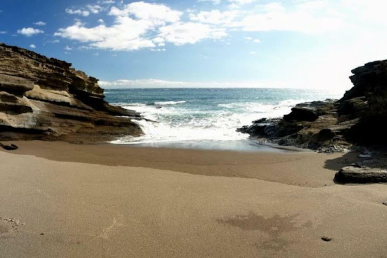 Bright Spacious Apartment, 2 Min Walk From
