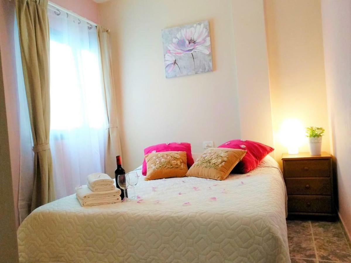 Bright Spacious Apartment, 2 Min Walk From