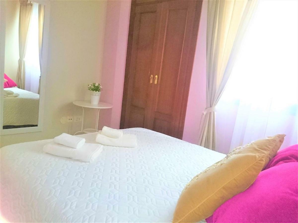 Apartamento Bright Spacious Apartment, 2 Min Walk From *